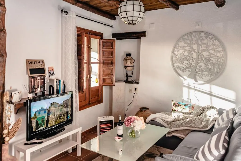 La Casita Del Arbol Blanco Apartment Bubion