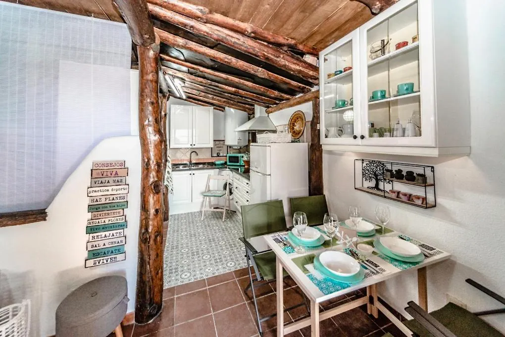 La Casita Del Arbol Blanco Apartment Bubion