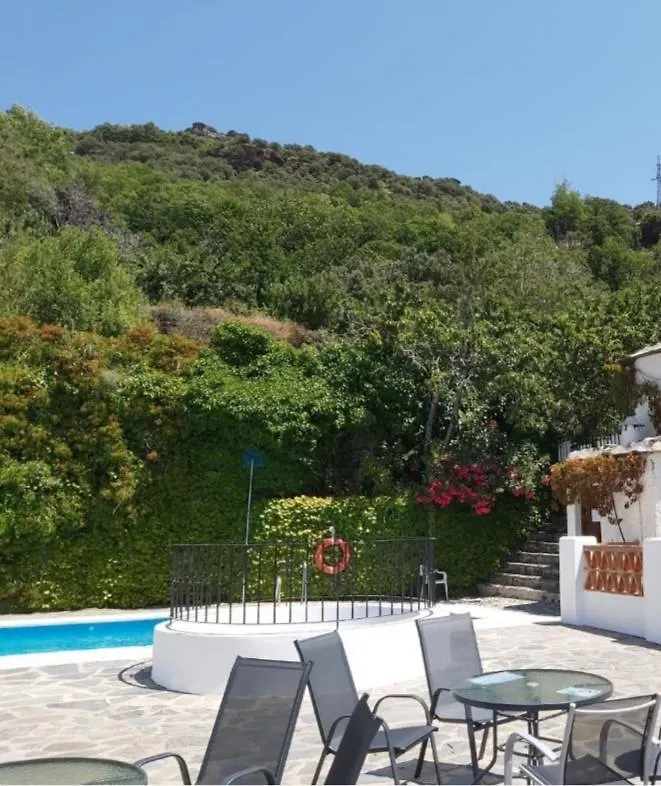 La Casita Del Arbol Blanco Apartment Bubion Spain